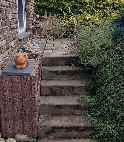 Ruhige In Waldnaehe ラインバッハ